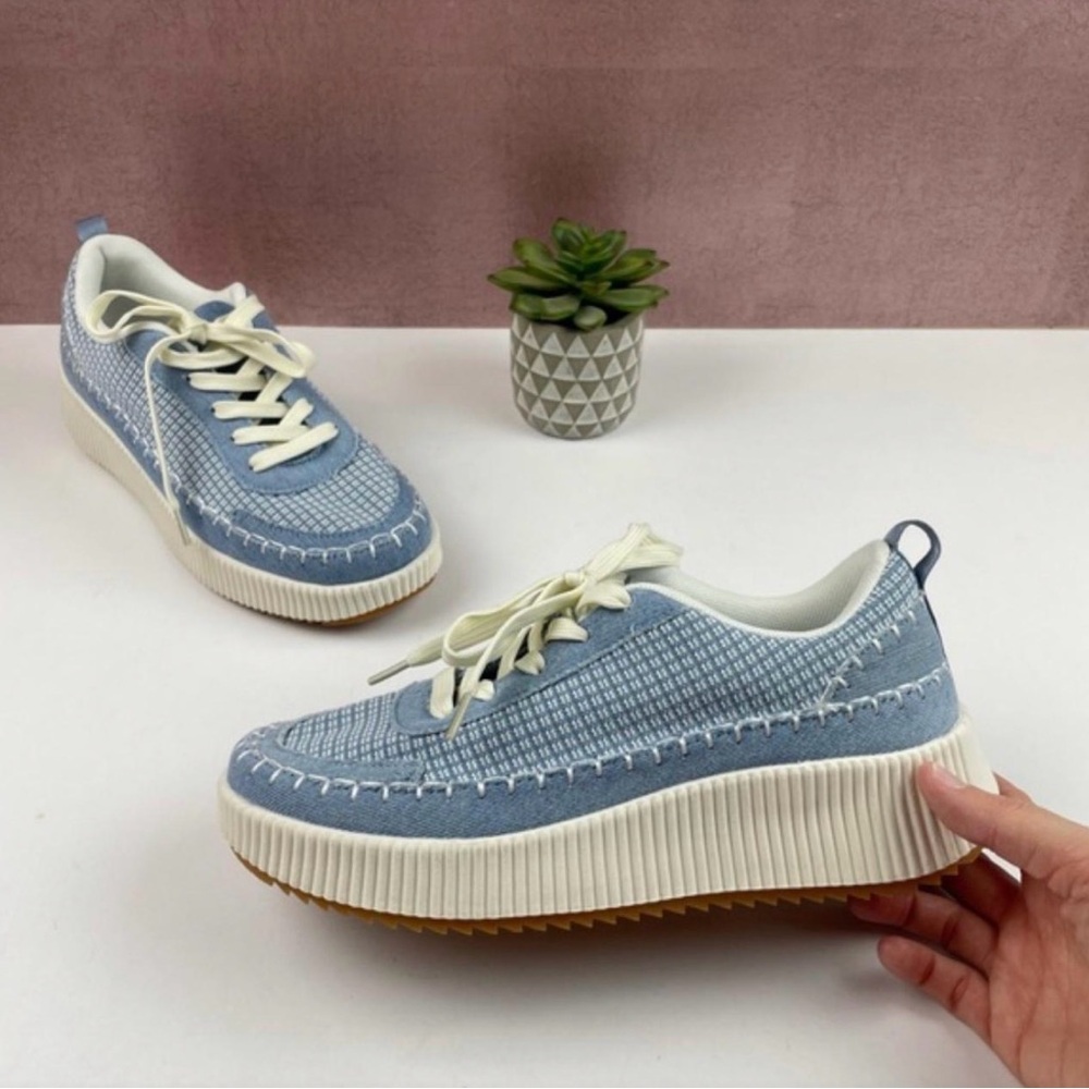 Nicole Miller NY Blue & White Women's Sneakers - Size 8.5